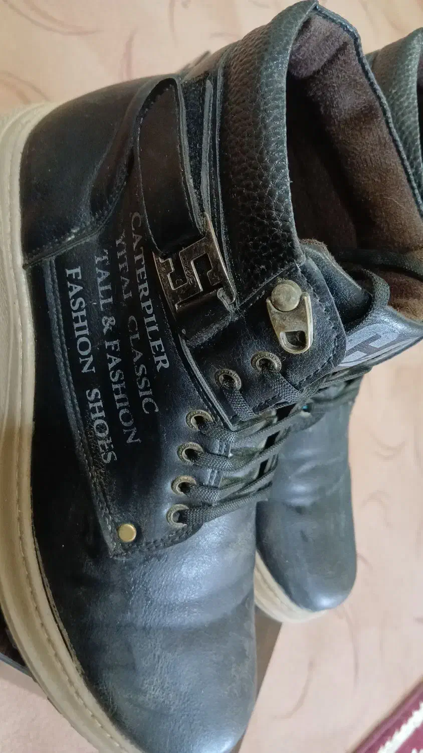 ۳ جفت کفش قیمت مناسب|کیف، کفش، کمربند|جلین, |دیوار