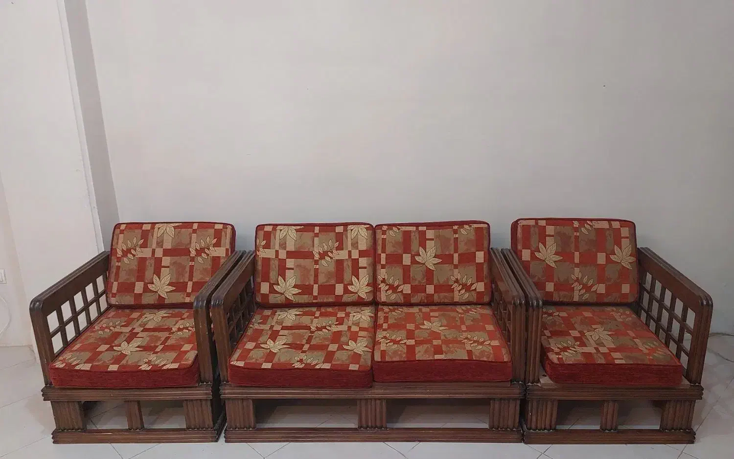 مبل و میز و ویترین، میز آرایش و تخت|مبلمان خانگی و میز عسلی|دماوند, دماوند|دیوار