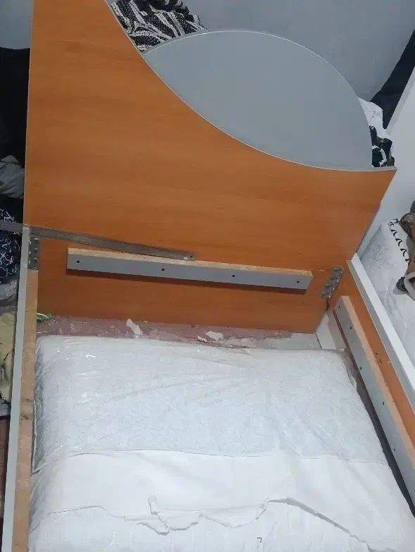 تخت یک نفره|تخت و سرویس خواب|کیش, |دیوار