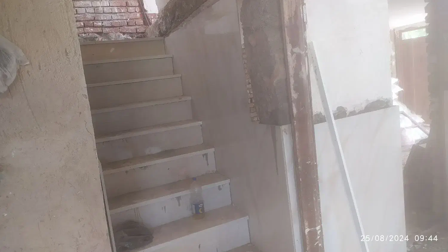 کاشی کاری سرامیک درخدمتم|خدمات پیشه و مهارت|بم, |دیوار