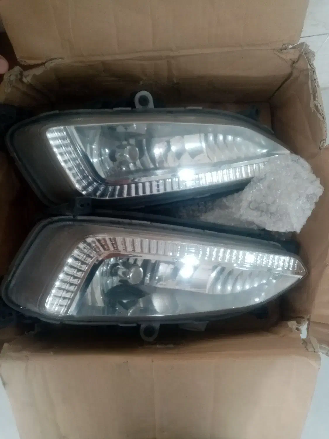 چراغ جلوورادیوپخش وچراغ سقف وجک صندوق سانتافه|قطعات یدکی و لوازم جانبی|کوهدشت, |دیوار