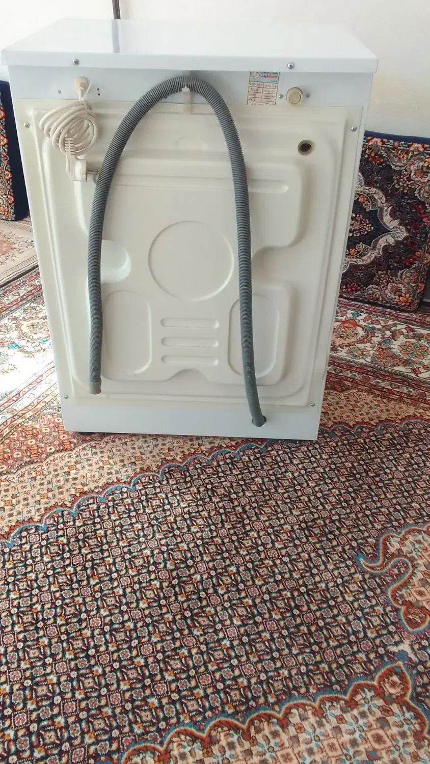 ماشین لباس شویی بسیار تمیز|ماشین لباسشویی و خشک‌کن لباس|پارس‌آباد, |دیوار