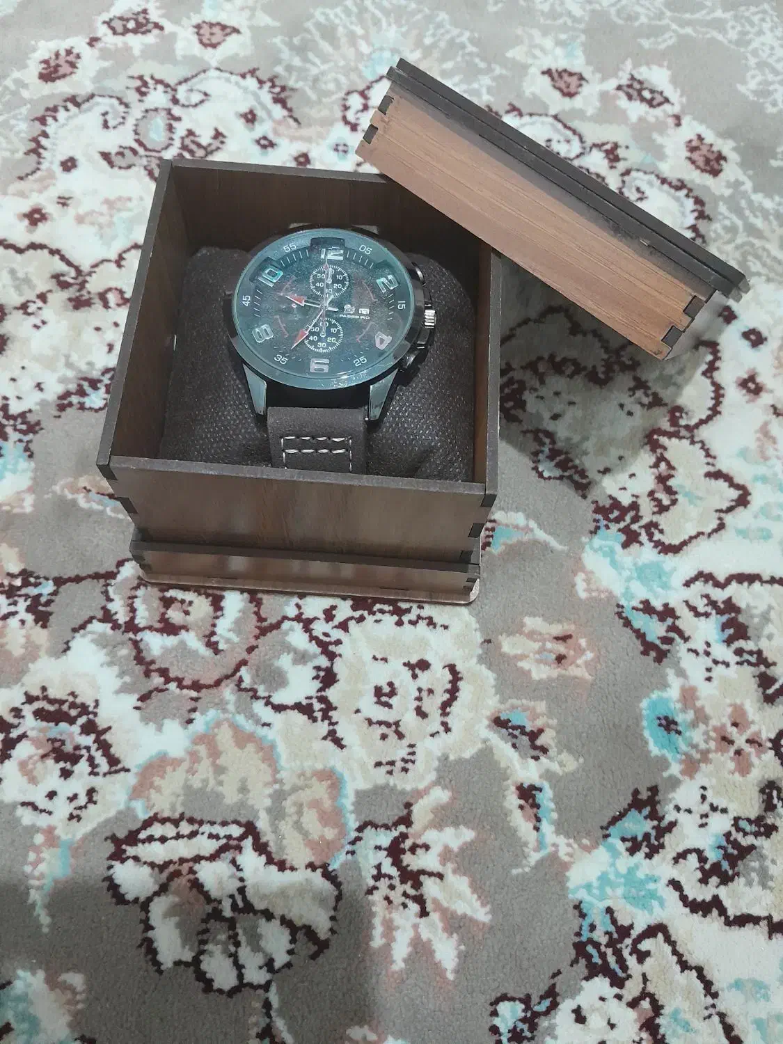 ساعت مردانه|ساعت|چهارباغ, |دیوار