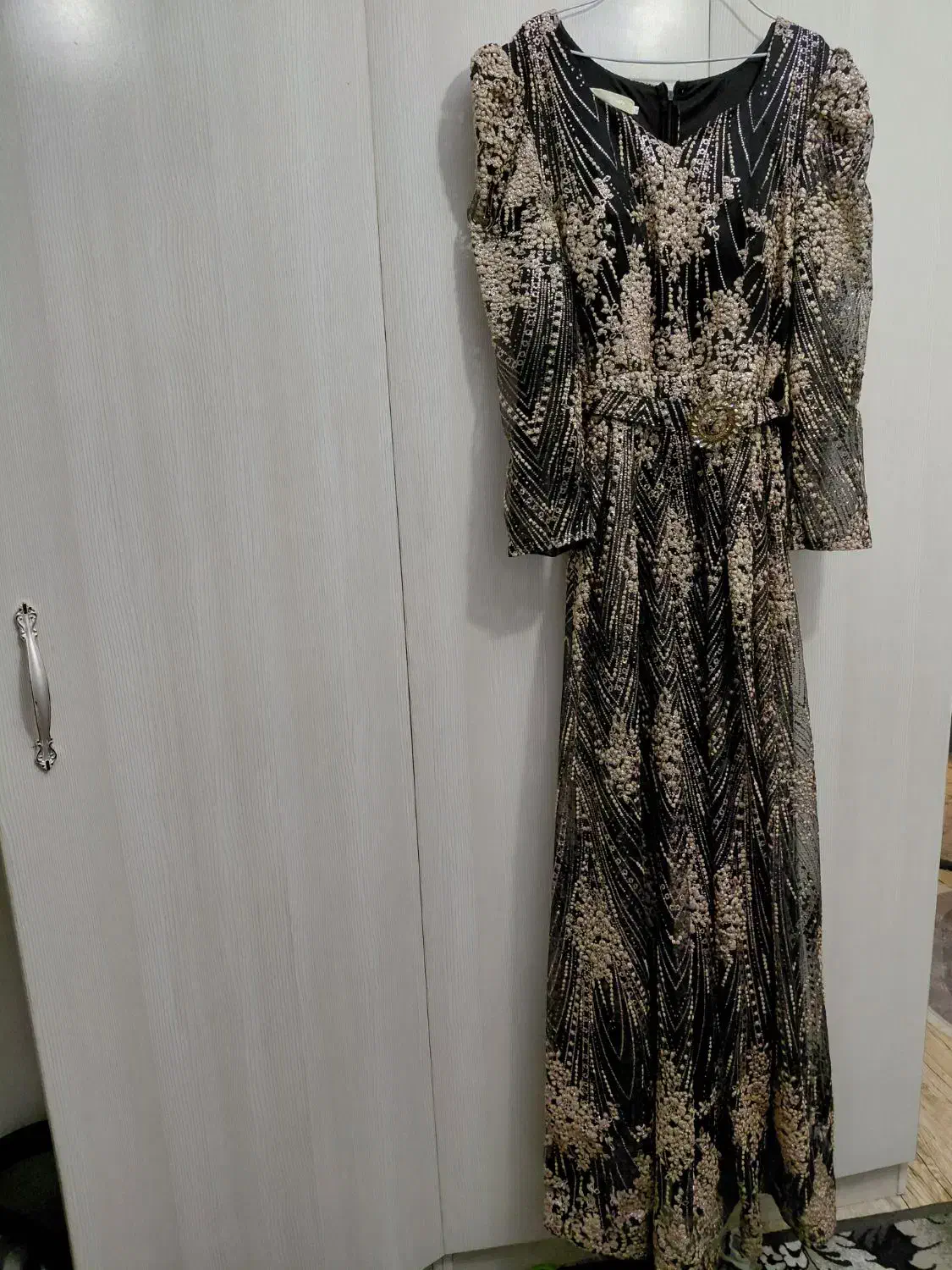 لباس مجلسی|لباس|رشت, یخسازی|دیوار