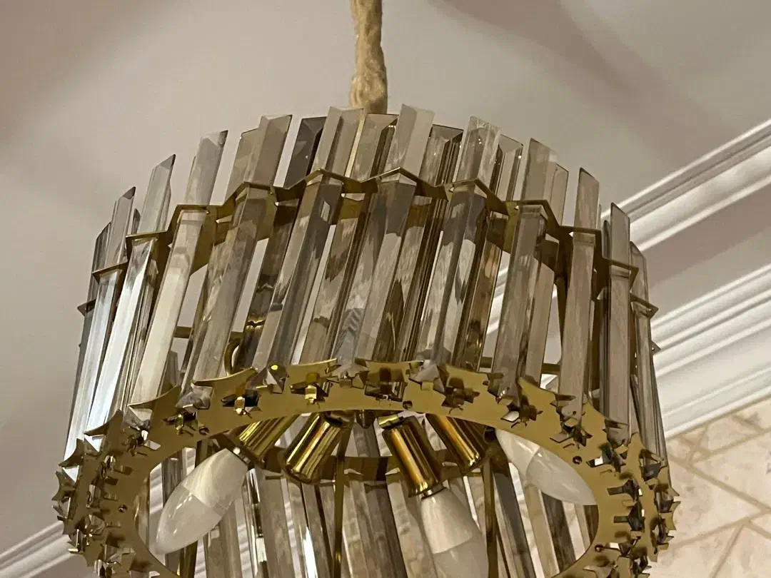 لوستر هشت شاخه|لوستر و چراغ آویز|هشتگرد, فاز ۱ مهستان|دیوار