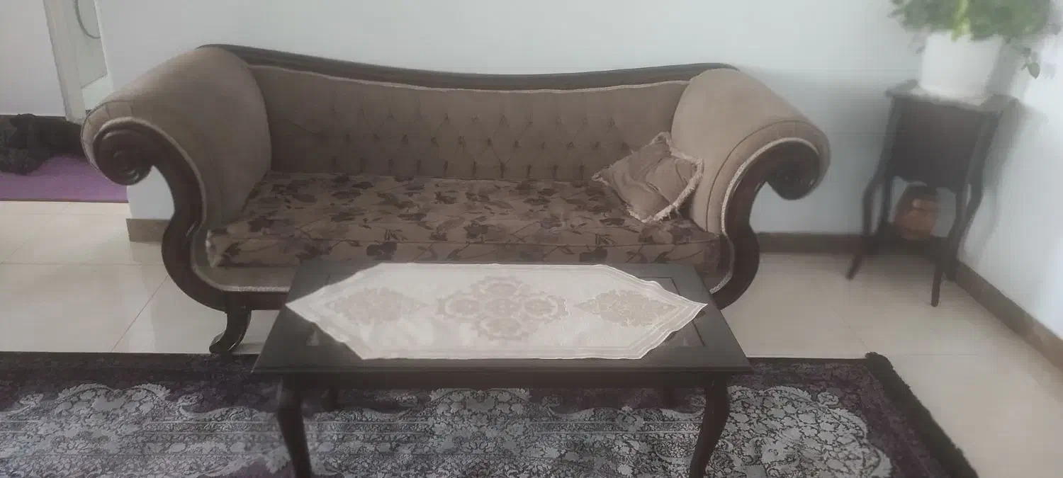 نیم ست مبل راحتی با جلو مبلی ودوعدد عسلی|مبلمان خانگی و میز عسلی|اسلام‌شهر, سیمرغ|دیوار