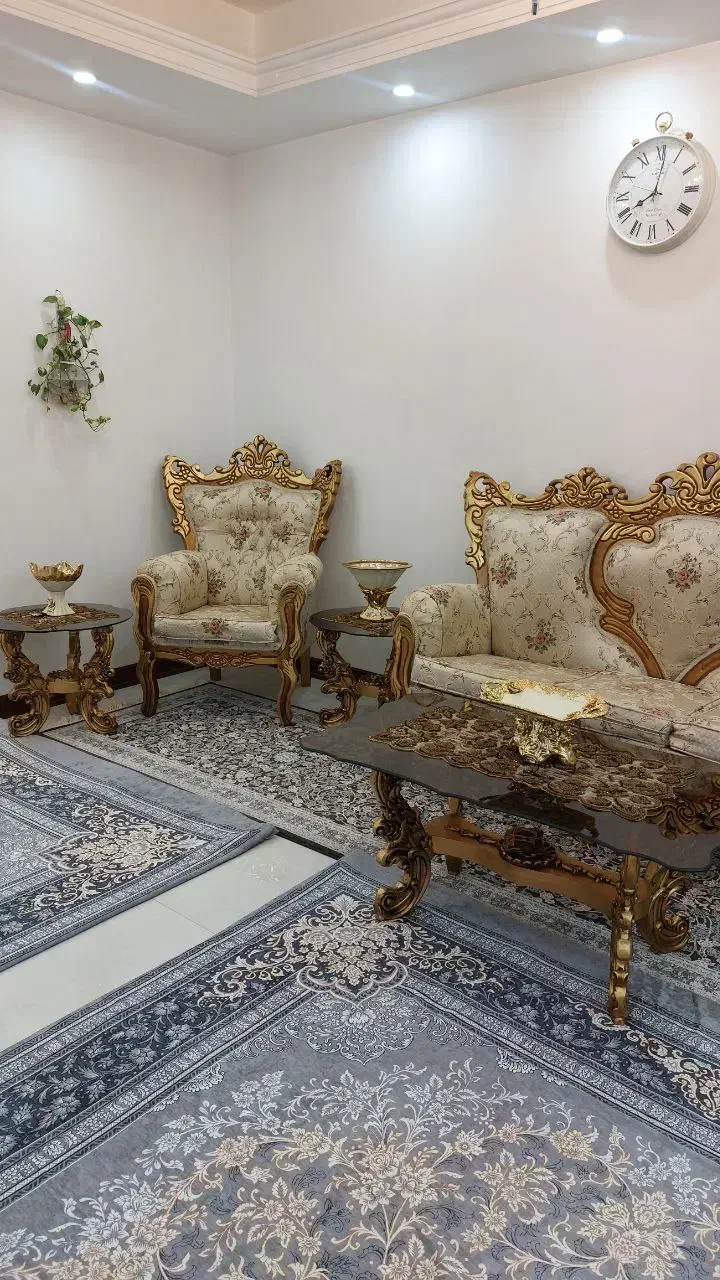 مبل سلطنتی 7نفره میز غذا خوری 4نفره|مبلمان خانگی و میز عسلی|تهران, صاحب الزمان|دیوار