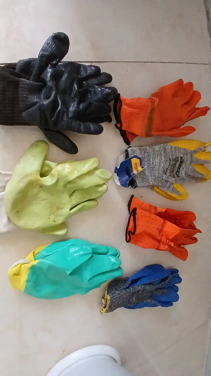 دستکش|لباس|چناران, |دیوار