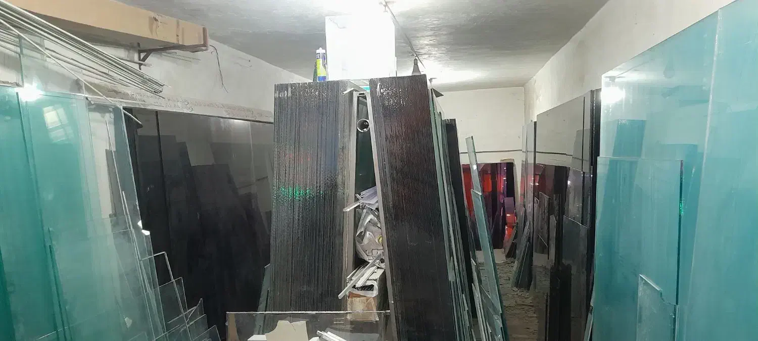 شیشه بری و نصب|خدمات پیشه و مهارت|زاهدان, |دیوار