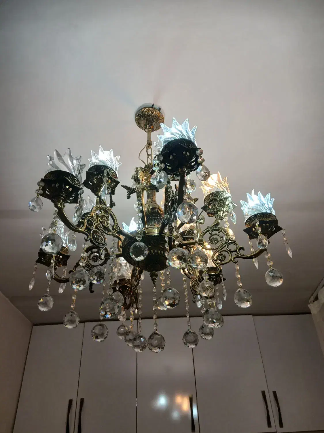 لوستر برنزی|لوستر و چراغ آویز|خسروشاه, |دیوار