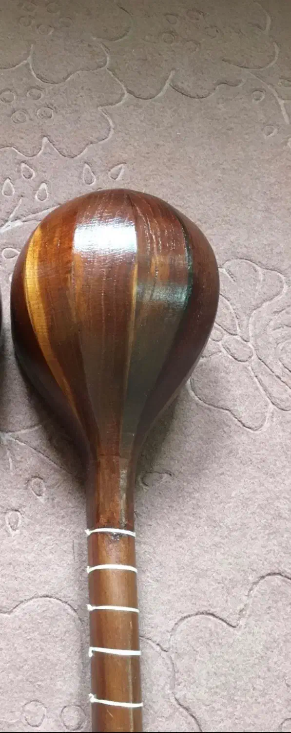 سه تار|سازهای سنتی|تهران, هفت چنار|دیوار