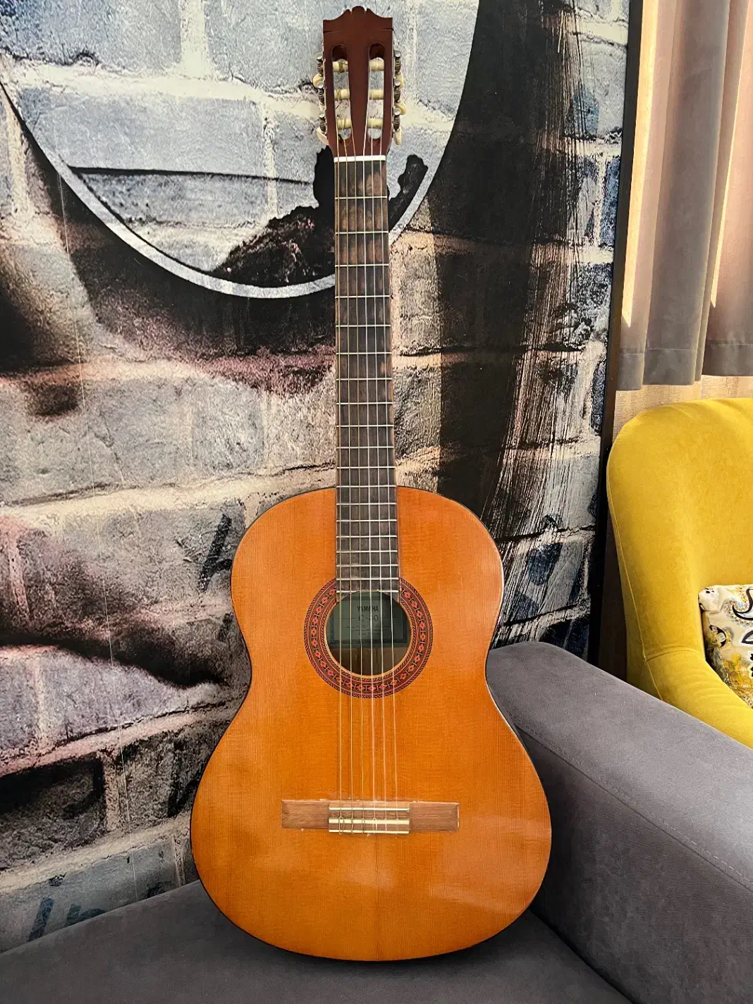 گیتار یاماها C40|گیتار، بیس، امپلیفایر|صدرا-فارس, فاز ۱|دیوار