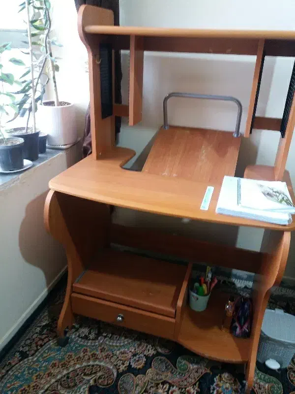 ۶ عدد صندلی ساده دسته دار نو و تخته وایت برد بزرگ|صندلی و نیمکت|ایلام, |دیوار