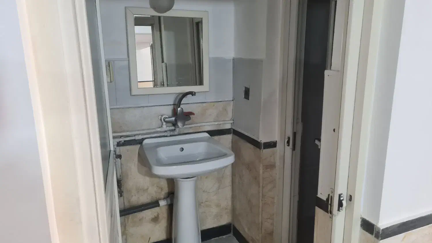 مغازه ۱۶۰ متری واقع در شهید انصاری|اجارهٔ مغازه و غرفه|رشت, شالکو|دیوار