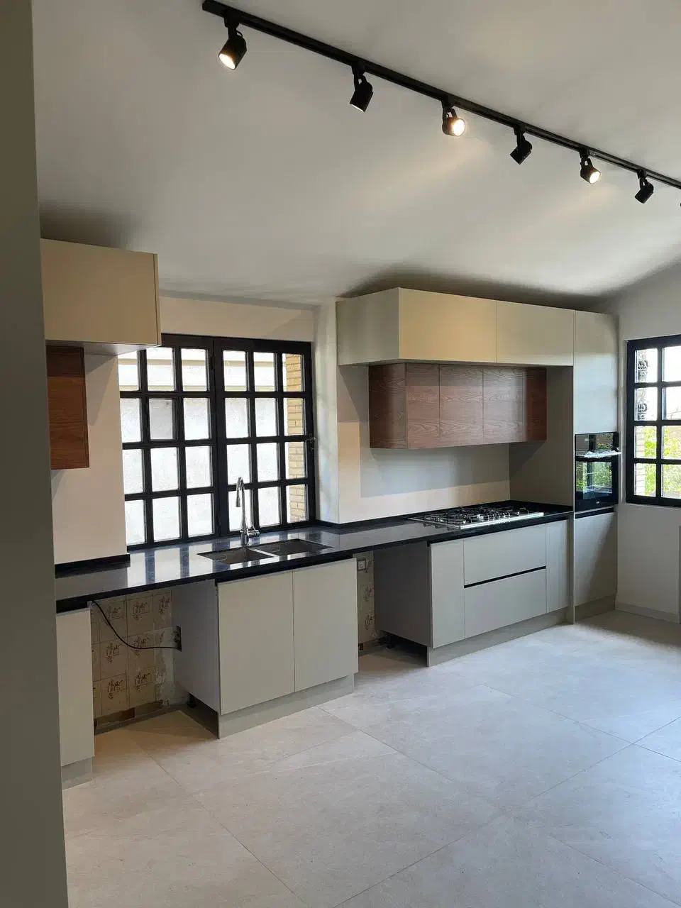 اجاره ۲۸۵ متر ویلایی ۳ خوابه / مناسب خانواده