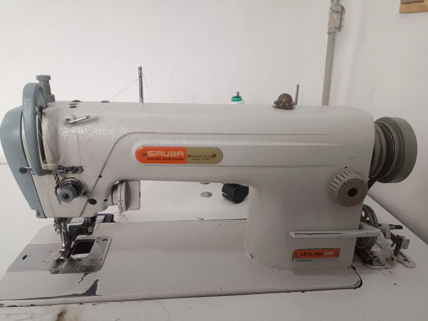 چرخ راسته تیغ دار مارک سیروبا|چرخ خیاطی و ریسندگی|لوندویل, |دیوار