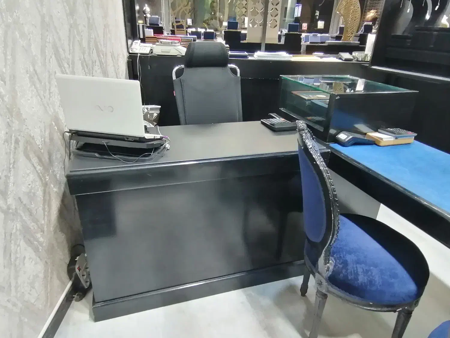 میز کانتر طلا و جواهری با میز مدیریتی|فروشگاه و مغازه|تهران, صاحبقرانیه|دیوار