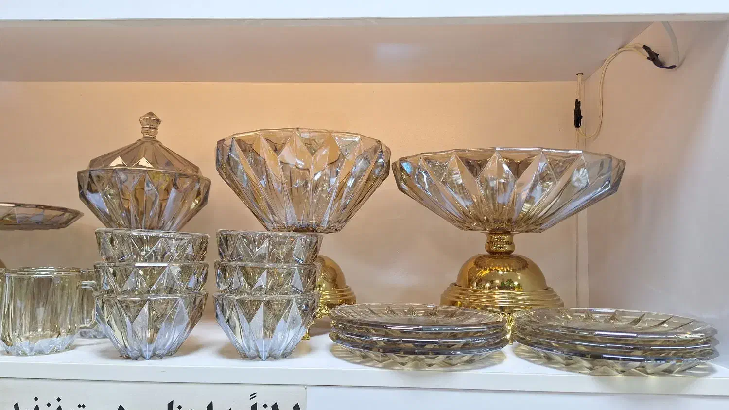 سرویس کامل نو|ظروف سرو و پذیرایی|هشتگرد, فاز ۱ مهستان|دیوار