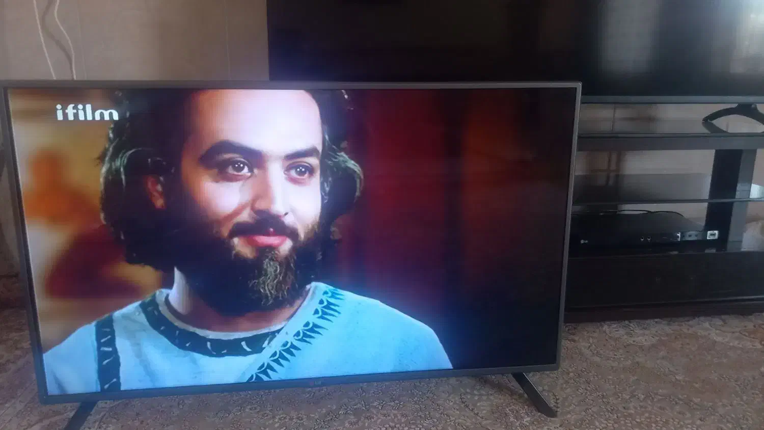 تلویزیون LG۴۹ اینج اصل کره|تلویزیون و پروژکتور|بیستون, |دیوار