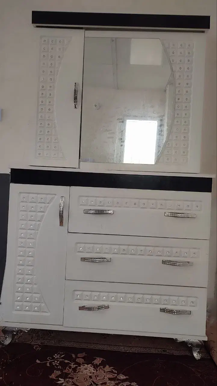 دلاور اینه ریلی|جاکفشی، کمد، دراور|خواف, |دیوار