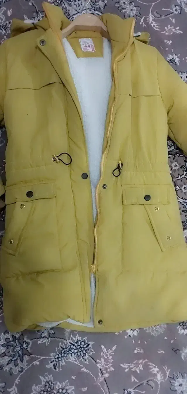 کاپشن در حد نو|لباس|اسفراین, |دیوار