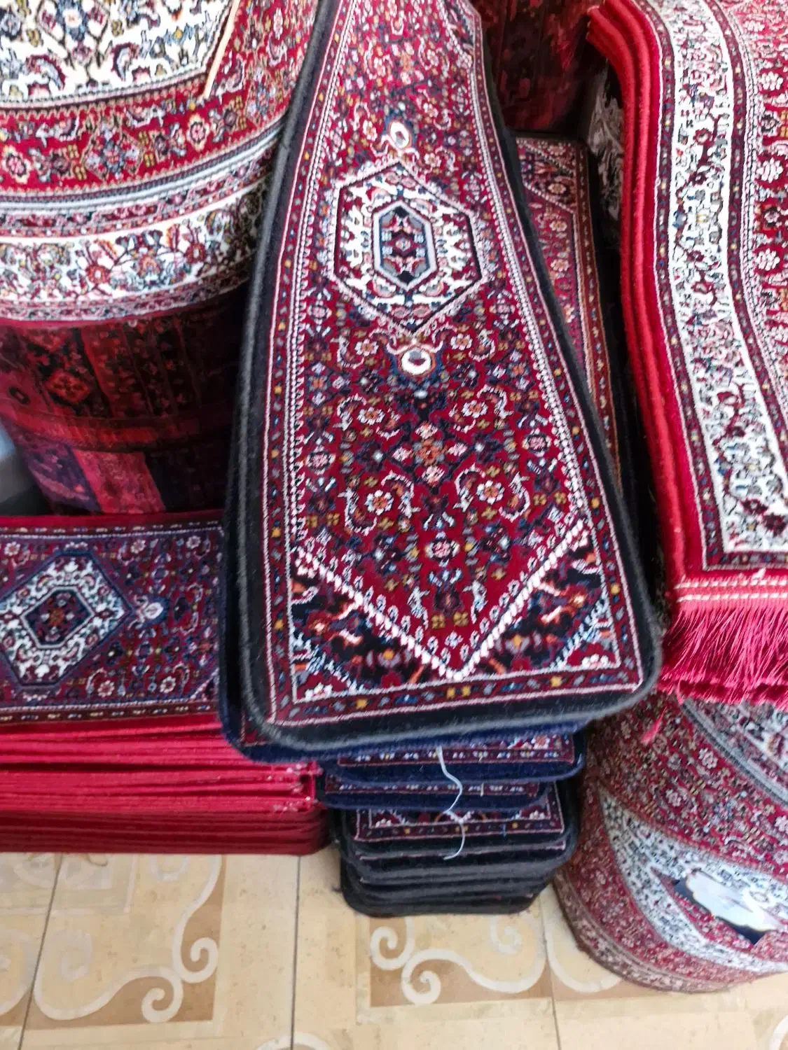 گرد و روپله ای ریز ماهی|فرش|زنجان, |دیوار