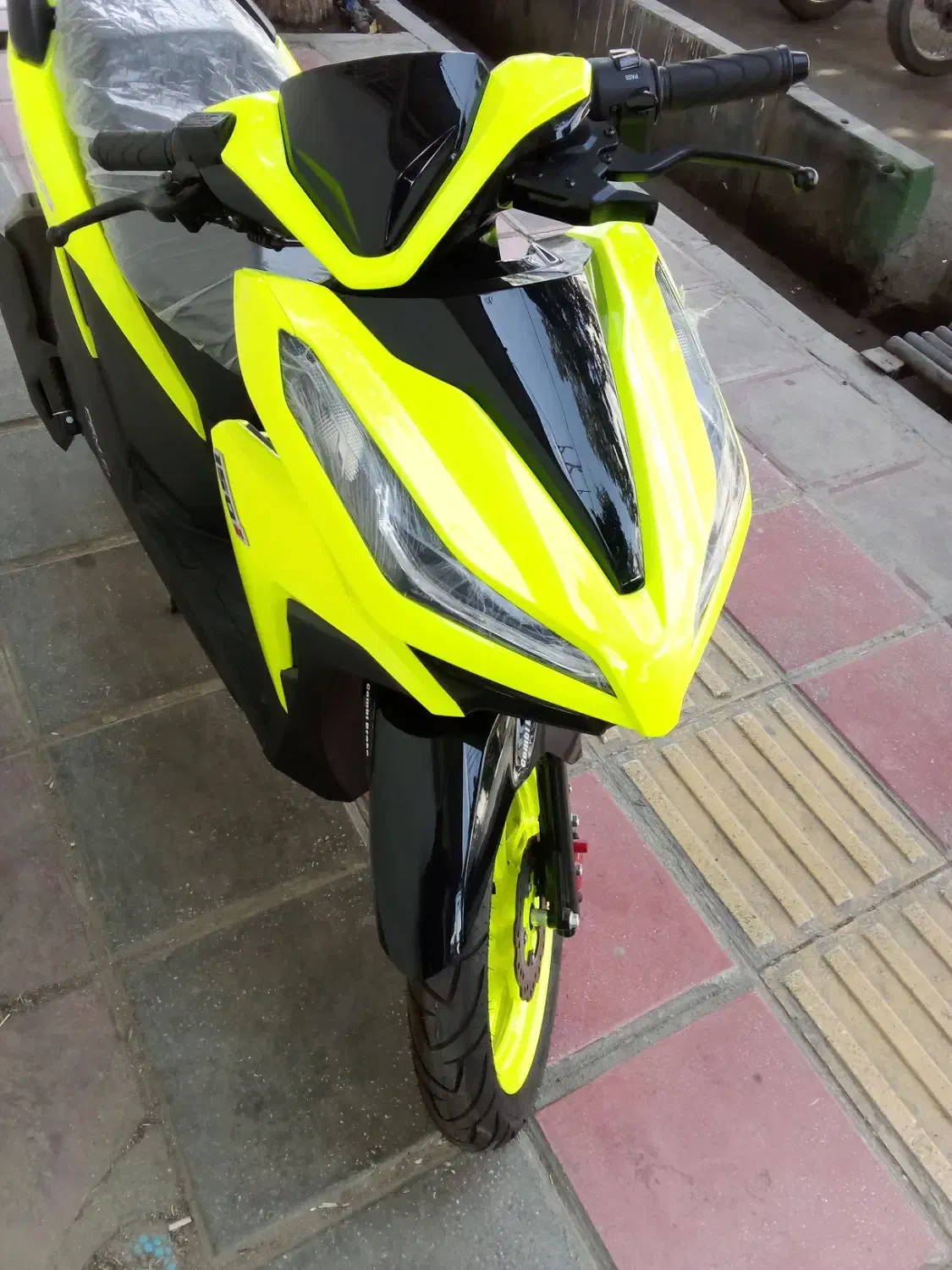 گلگسی کلیک|موتورسیکلت|قم, سیدان|دیوار