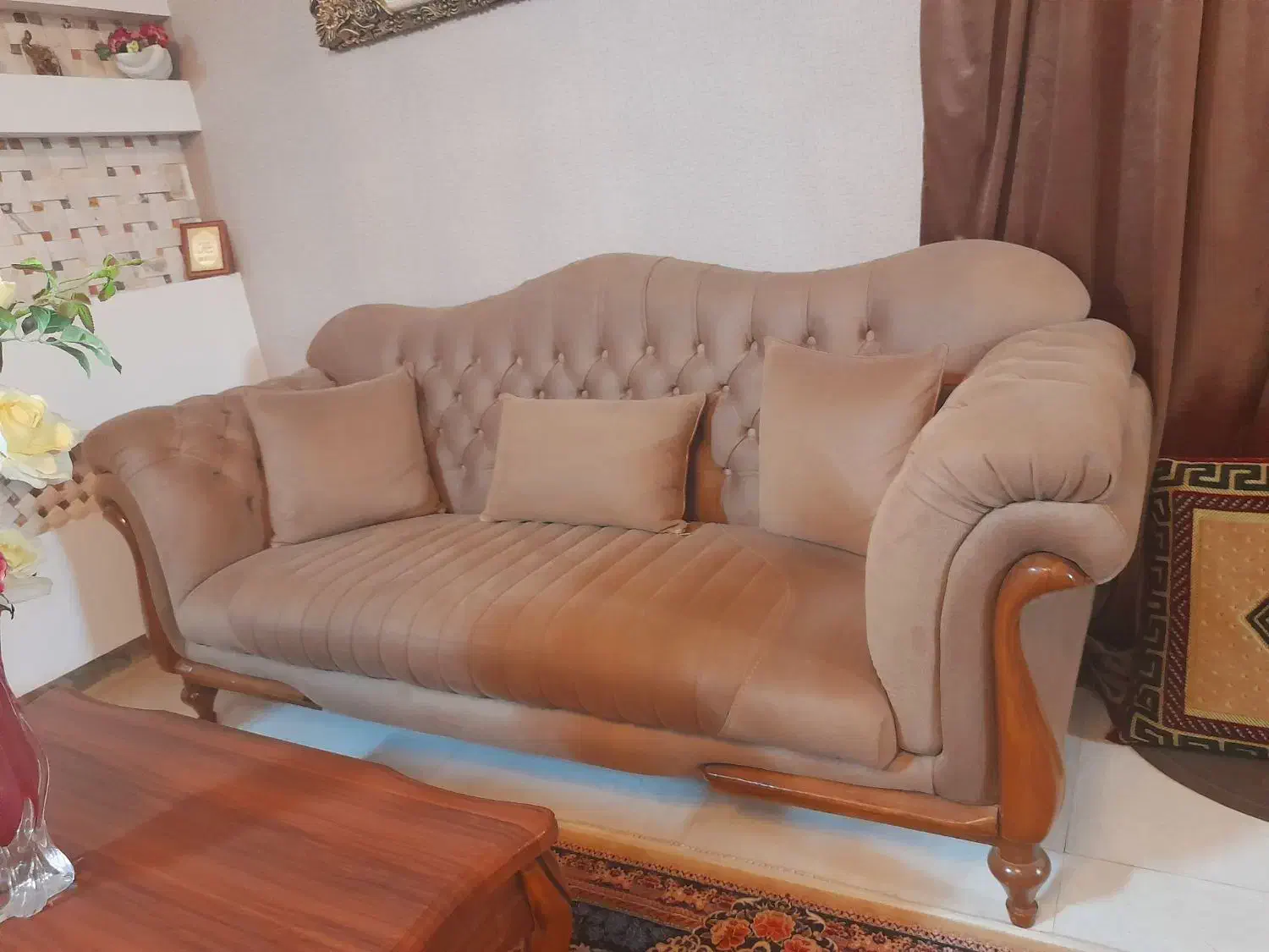 مبل راحتی وسلطنتی در حد نو|مبلمان خانگی و میز عسلی|مشهد, کوی المهدی|دیوار