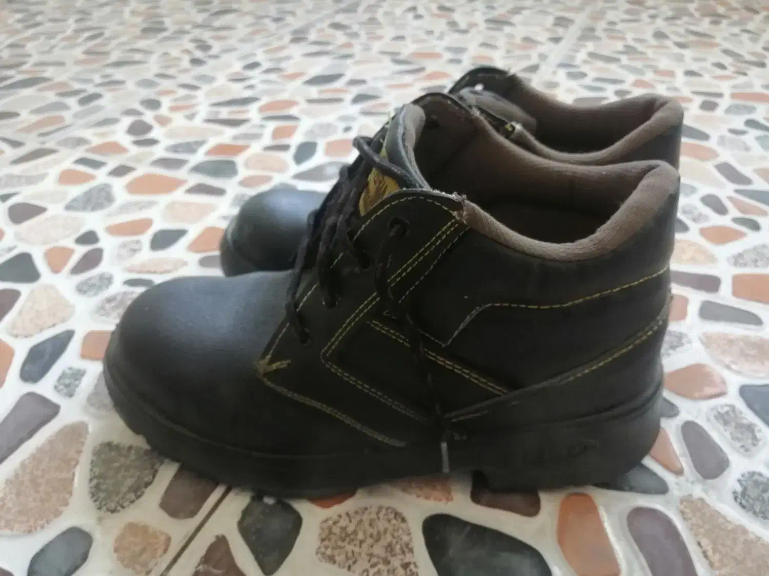 کفش کار پنجه آهنی سایز 40|کیف، کفش، کمربند|نیشابور, هفده شهریور|دیوار