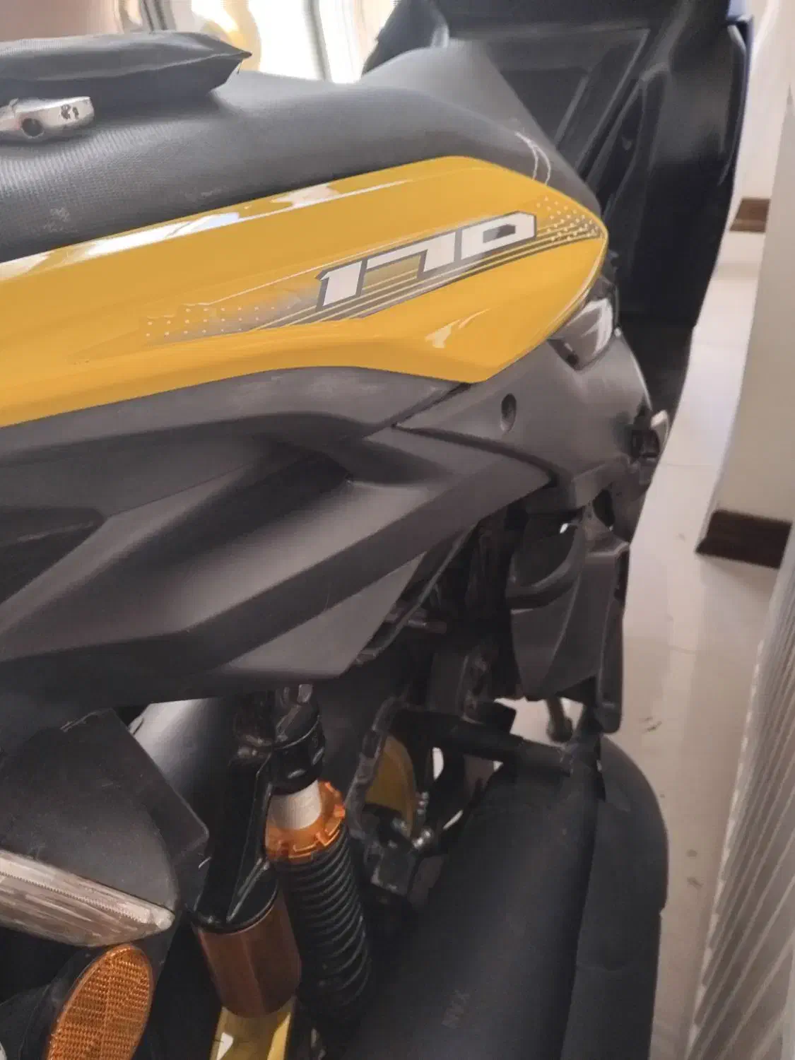 موتور nvx 170|موتورسیکلت|پرند, فاز ۳|دیوار