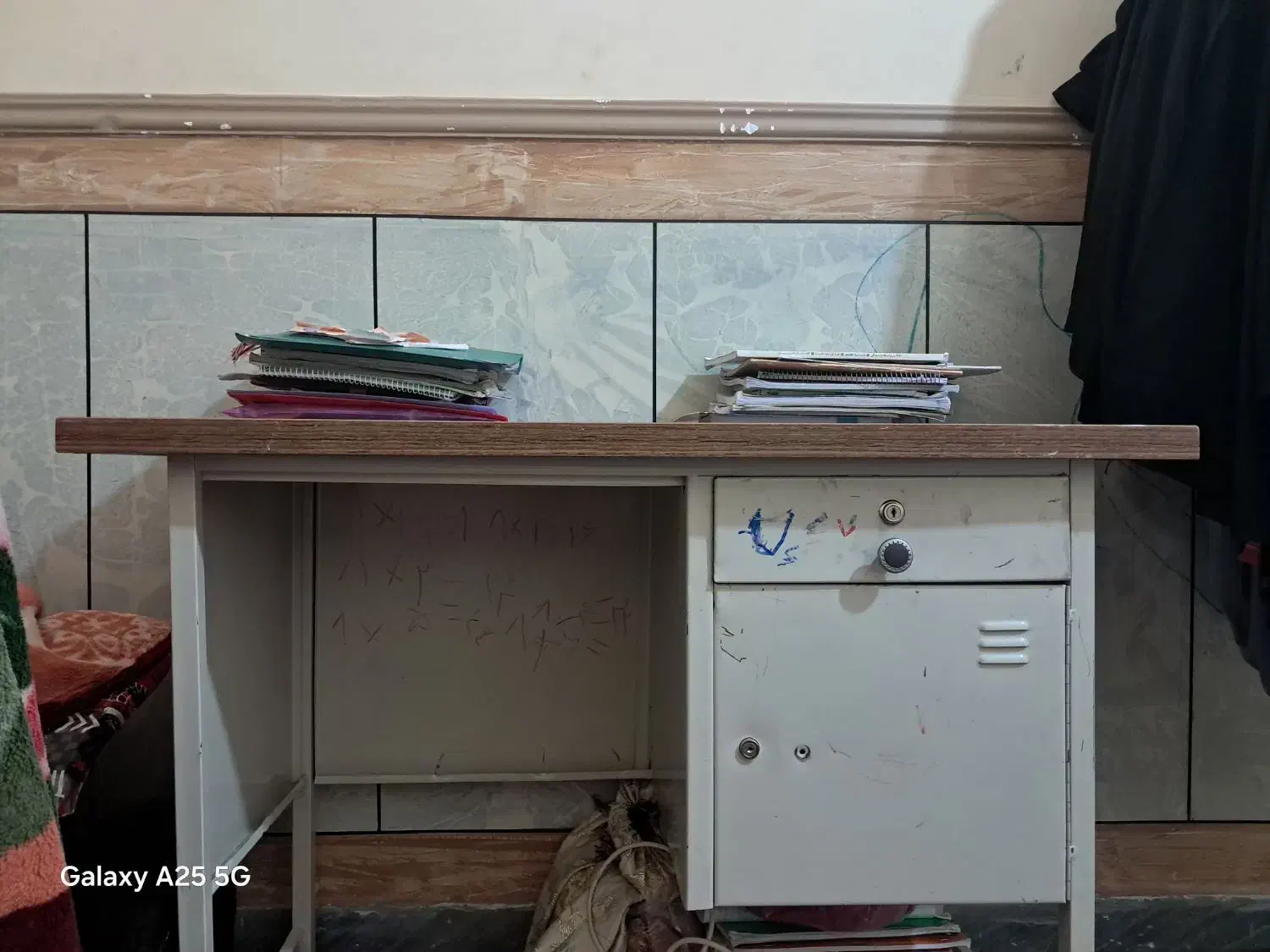 میز تحریر|میز تحریر و کامپیوتر|ایرانشهر, |دیوار