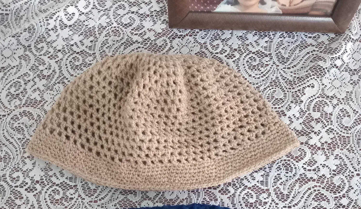 کلاه لئونی و فرانسوی|لباس|ساری, |دیوار