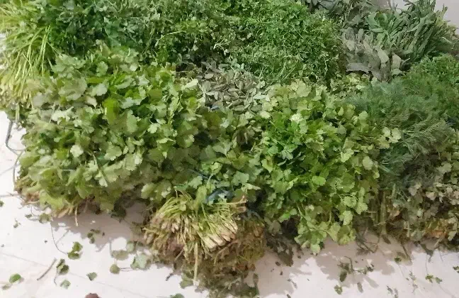 یک نفر خانم جهت پاک کردن و شستن سبزی پاره وقت|استخدام خدمات فروشگاه و رستوران|کوهدشت, |دیوار