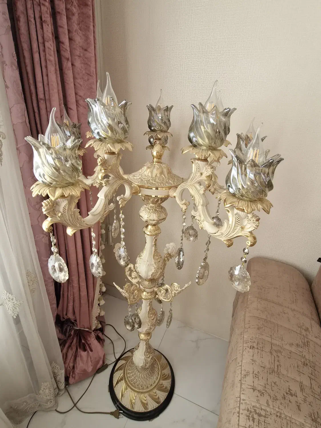 آباژور ایستاده سلطنتی|چراغ خواب و آباژور|تبریز, |دیوار