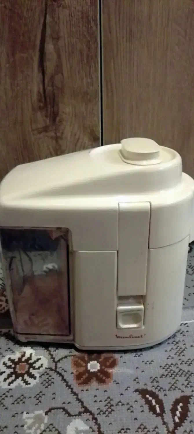 آبمیوه گیری|آبمیوهگیر و آبمرکباتگیر|ری, شهید غیوری (ابن باویه)|دیوار