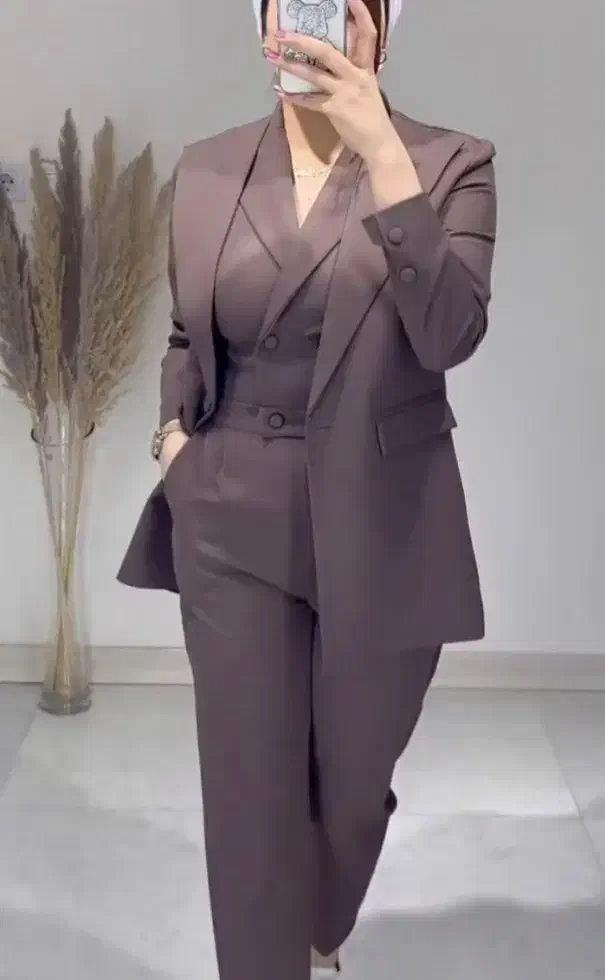 کت شیک|لباس|لاهیجان, انقلاب|دیوار