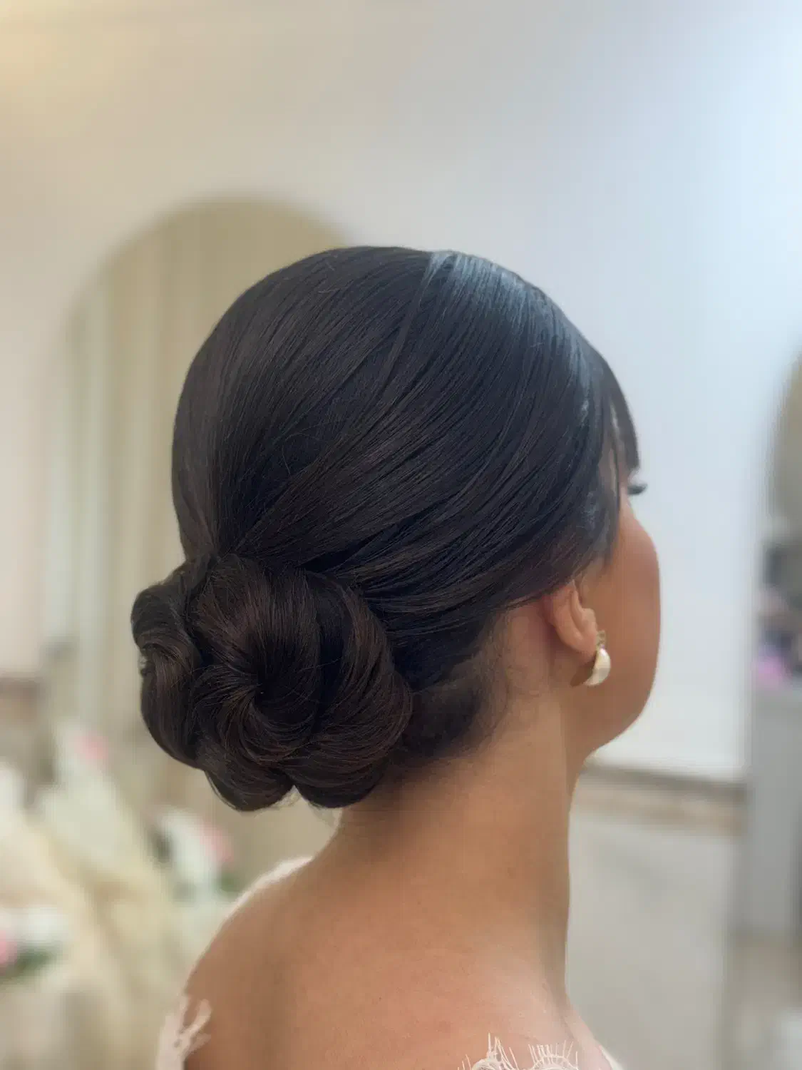 مدل شینیون|خدمات آرایشگری و زیبایی|فومن, |دیوار