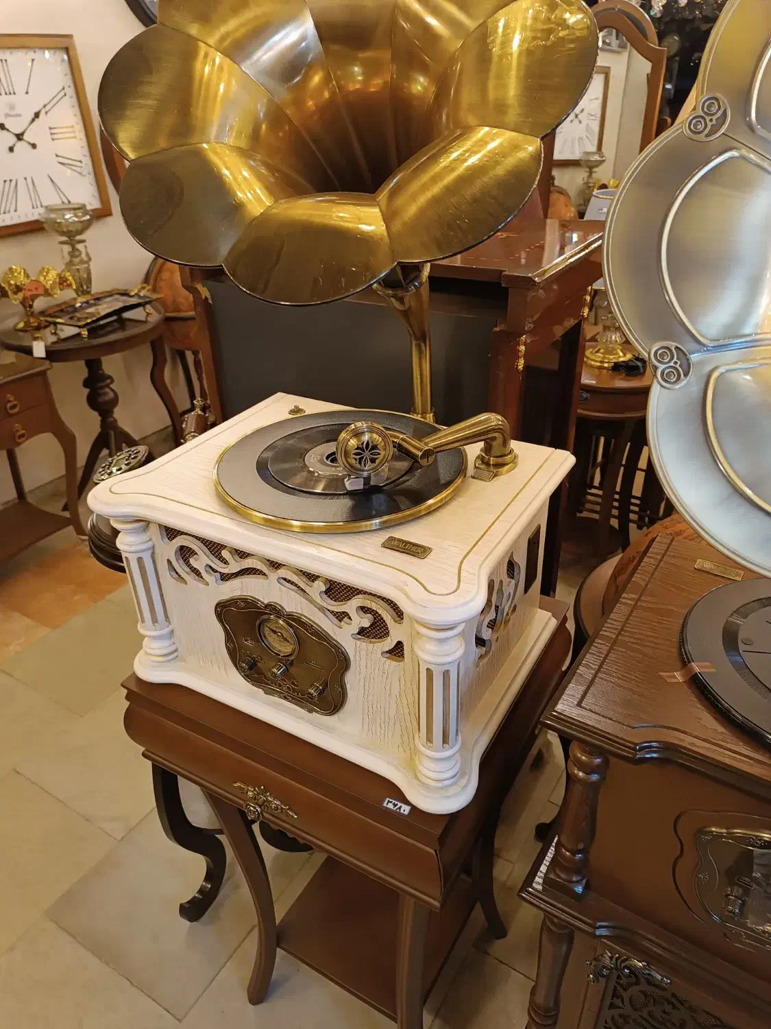 گرامافون والتر|صنایع دستی و سایر لوازم تزئینی|رشت, فلسطین|دیوار