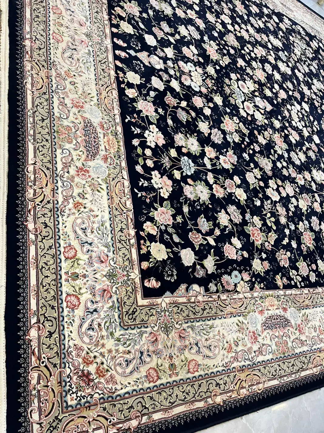 فرش ۹متری ۱۲۰۰شانه تراکم ۳۴۰۰|فرش|رشت, شهرک قدس|دیوار