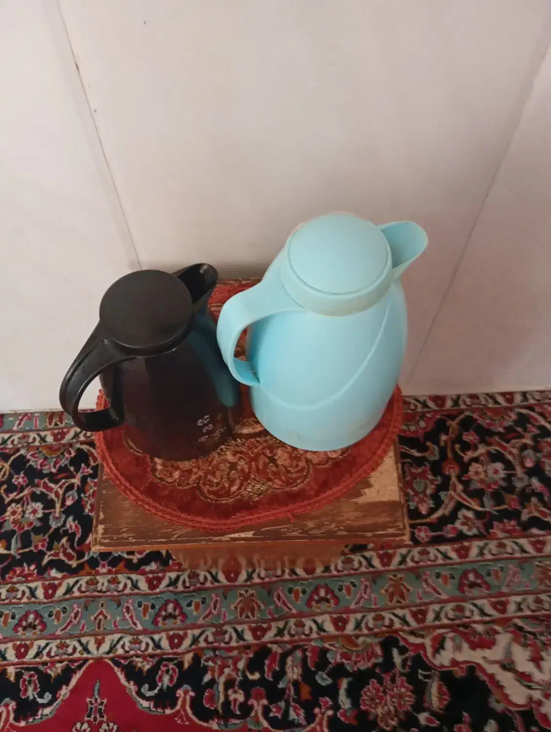دوعدد فلاکس ویه عدد کتری بزرگ هر سه سالم سالم|ظروف سرو و پذیرایی|قم, شهر قائم|دیوار
