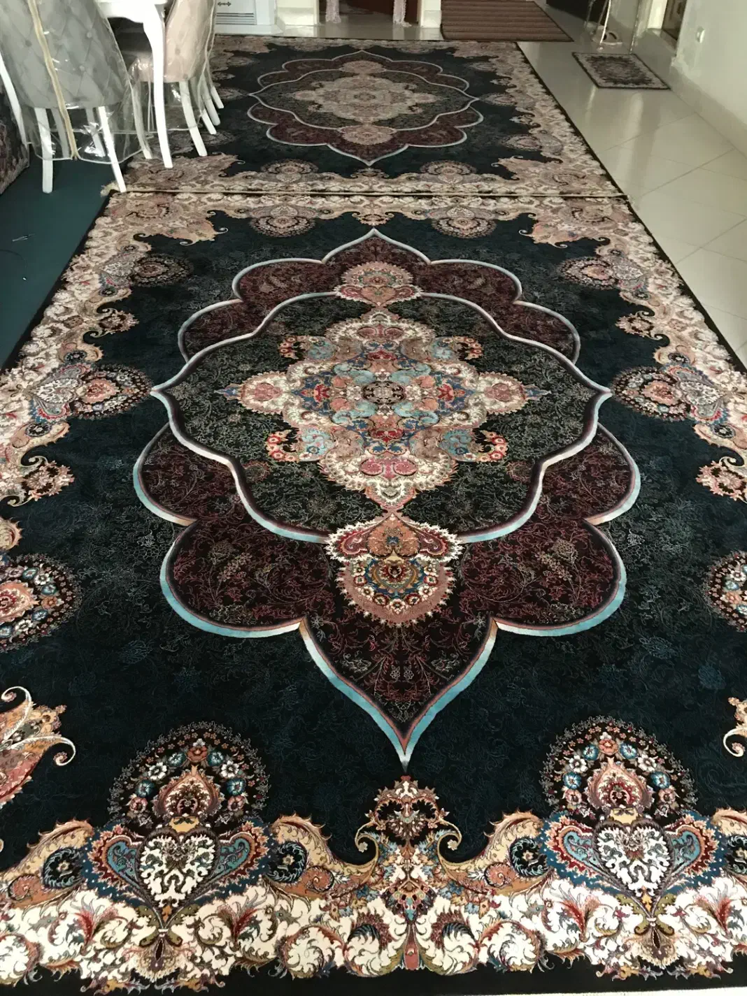 دوتا فرش ۹ متری ۱۲۰۰ شونه و یه فرش ۴ متری درحدنو|فرش|رباطکریم, رباطکریم|دیوار