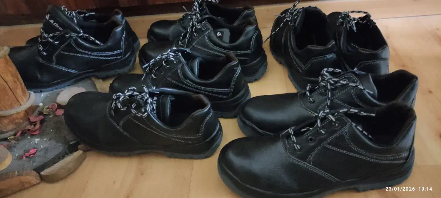 کفش اکبند|کیف، کفش، کمربند|تهران, دبستان|دیوار