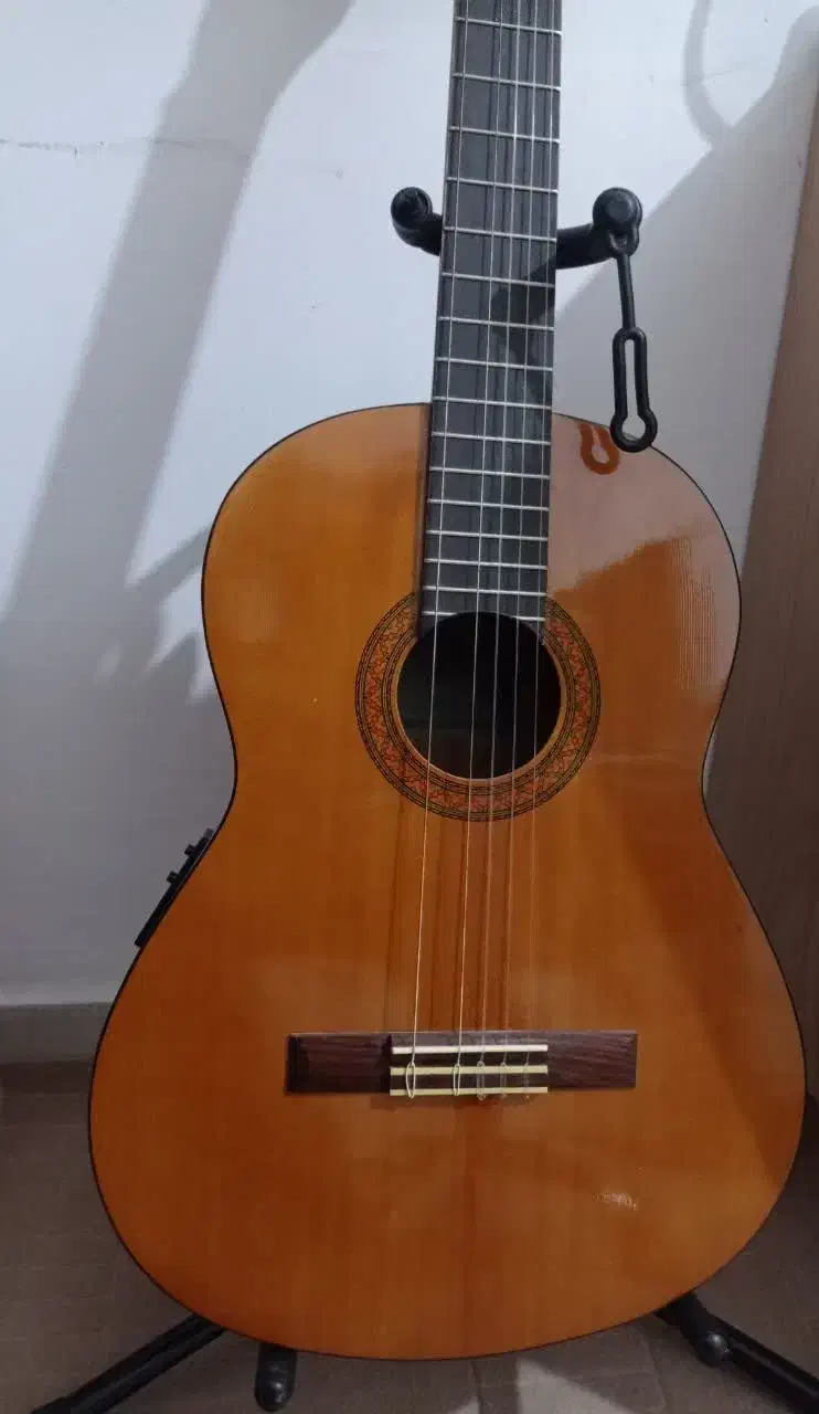 گیتار یاماها cx40|گیتار، بیس، امپلیفایر|خرمآباد, |دیوار