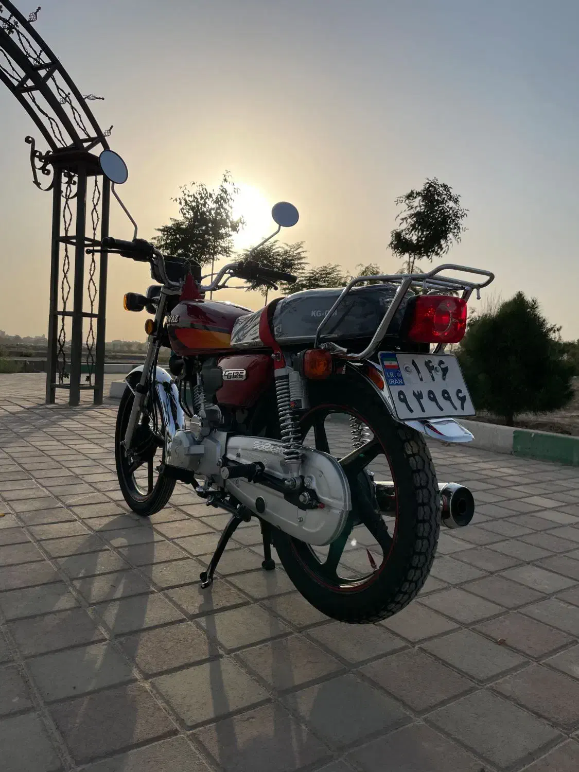 پرواز|موتورسیکلت|قرچک, میرزائی شمالی|دیوار