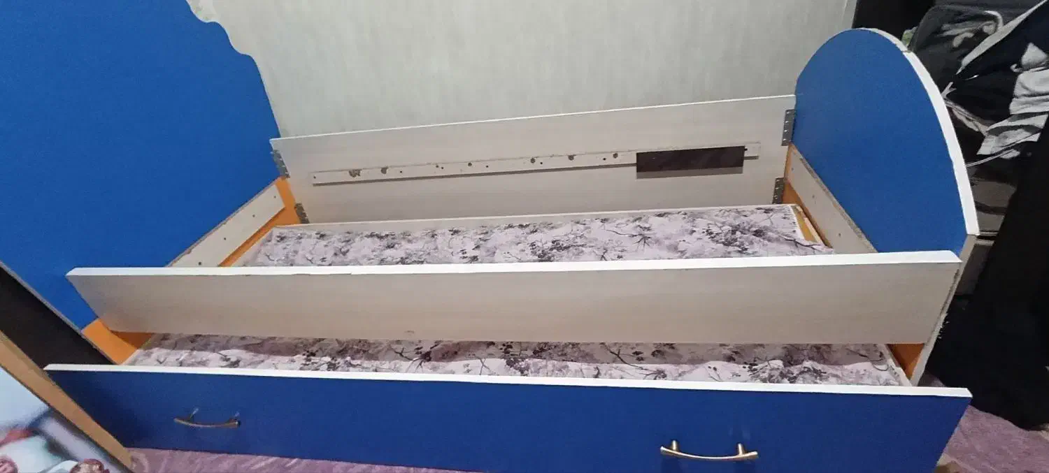 تختخواب یکنفره به همراه تخت میزبان|تخت و سرویس خواب|کرمانشاه, |دیوار