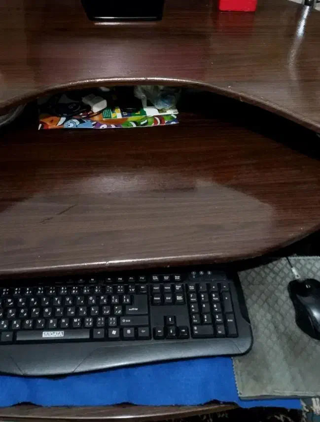 فروش میز کامپیوتر قهوه ای رنگ|میز تحریر و کامپیوتر|میناب, |دیوار