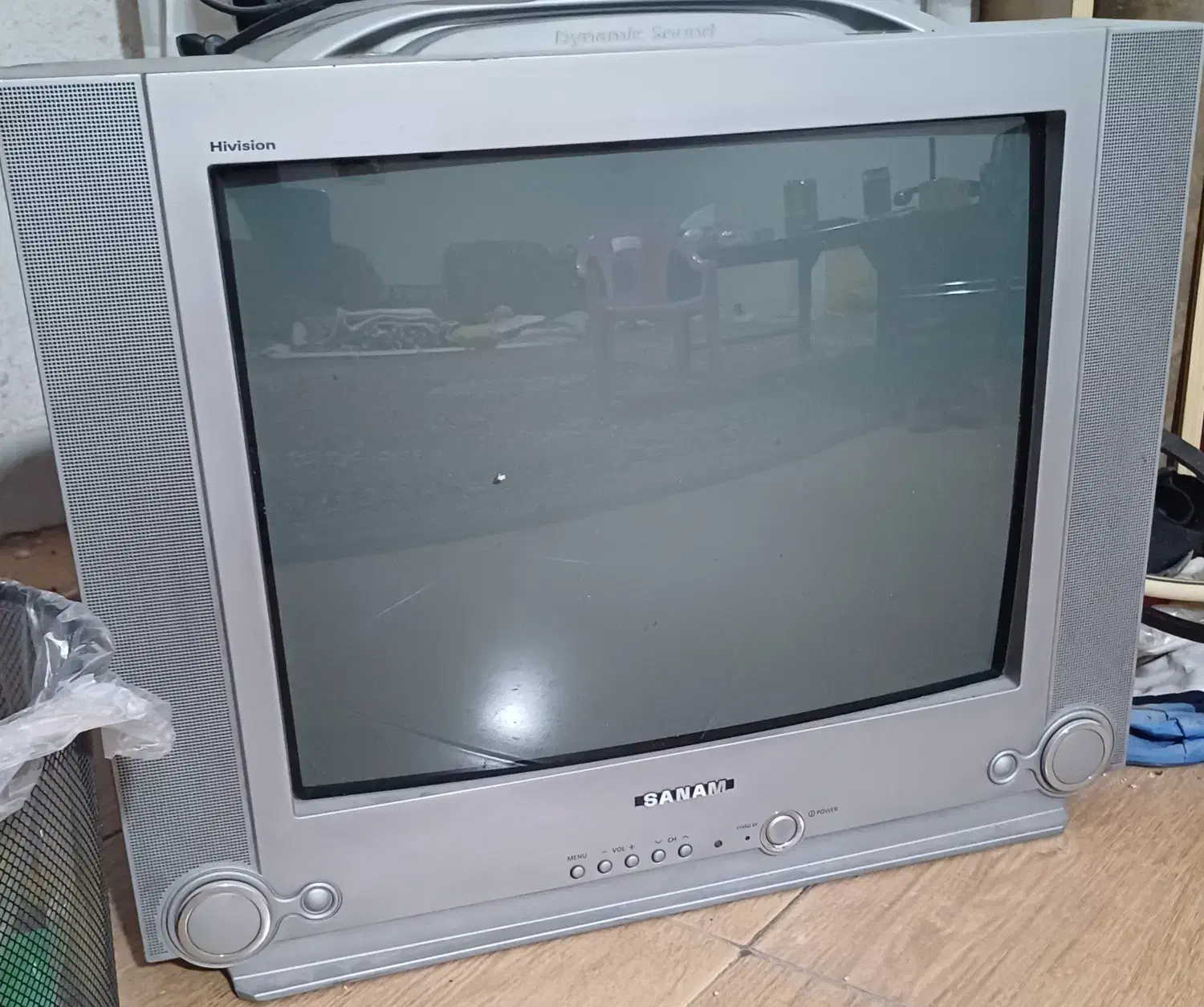 تلویزیون و مبل دست دو|مبلمان خانگی و میز عسلی|کاشان, فاز ۱ ناجی آباد|دیوار