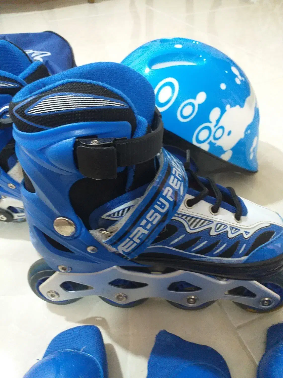 کفش اسکیت|دوچرخه، اسکیت، اسکوتر|قائم‌شهر, |دیوار