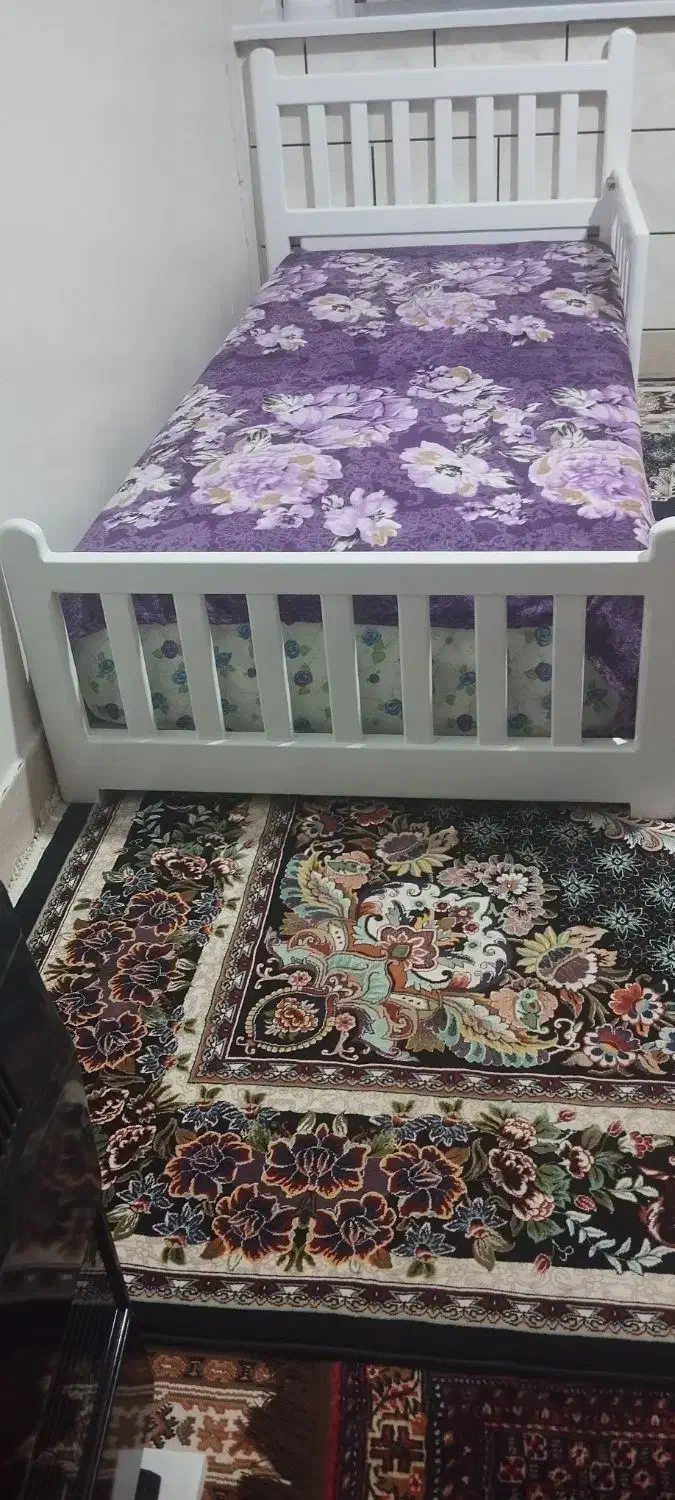 تخت حفاظ دار|تخت و سرویس خواب|شاهین‌شهر, فردوسی|دیوار