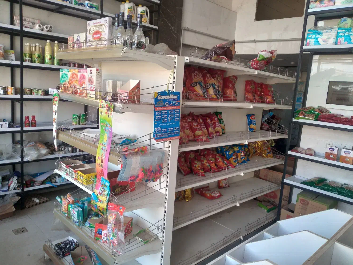 قفسه و استند های مغازه به فروش میرسد|فروشگاه و مغازه|مرند, |دیوار